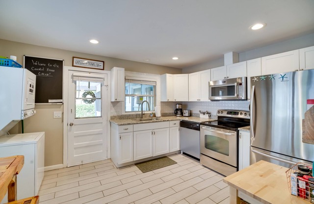 Cozy Cocoa Home - Walk to River & Historic Village