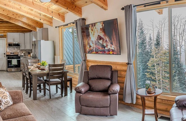 Cozy Condo, 3 min from slopes
