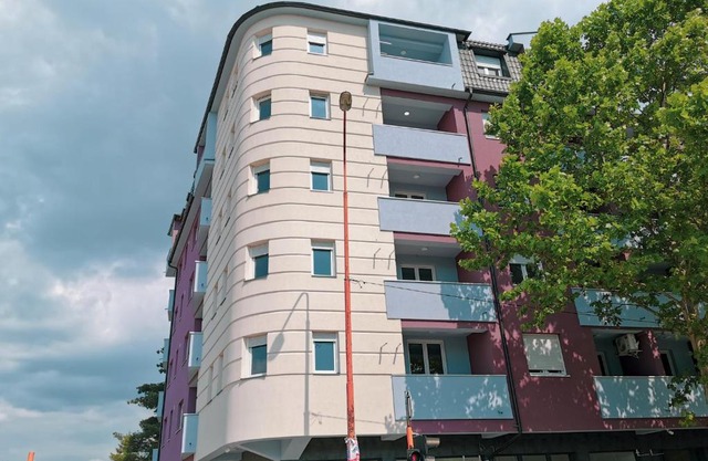 Cozy Corner Apartments - Free parking & Wi-fi