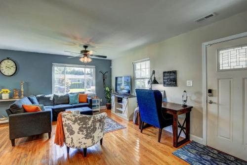 Cozy Cottage 3 beds 2 baths W outdoor grill!