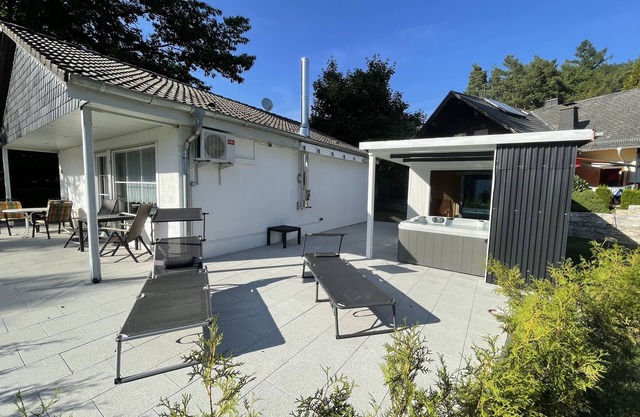 Cozy cottage with much comfort