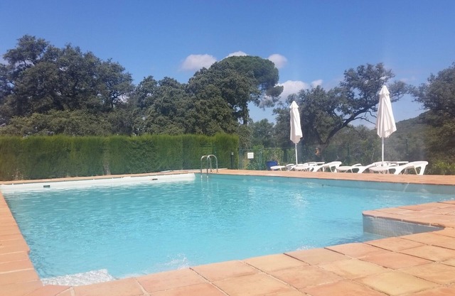 Cozy cottage with pool 65 km from Seville