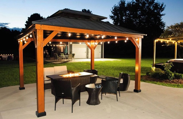 Cozy Country Retreat Ranch Style Home, private hot tub, pet friendly