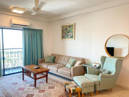 Cozy Emira Home 3 Bedrooms