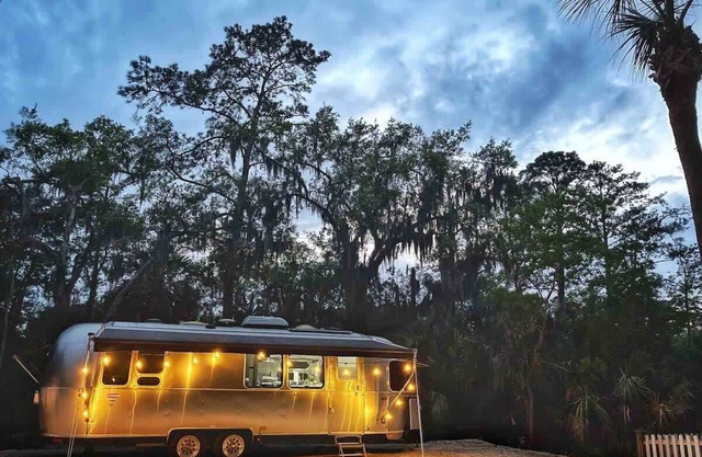 Cozy & Fun Airstream Glamper Near Downtown & Beach