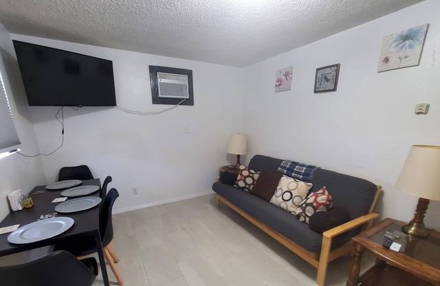 Cozy guest house in yucaipa