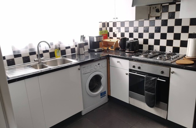 Cozy Guest House Near London O2 Arena