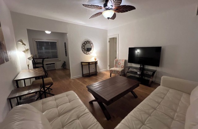 Cozy Gulfport Beach Cottage