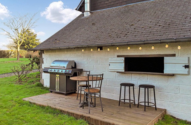 Cozy home in Saint-Brice-de-Landell