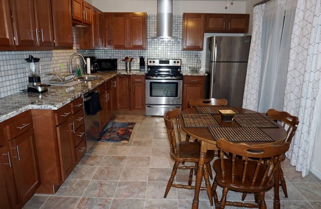 Cozy Home/Back Yard/In Striking Location/Tempe s Best