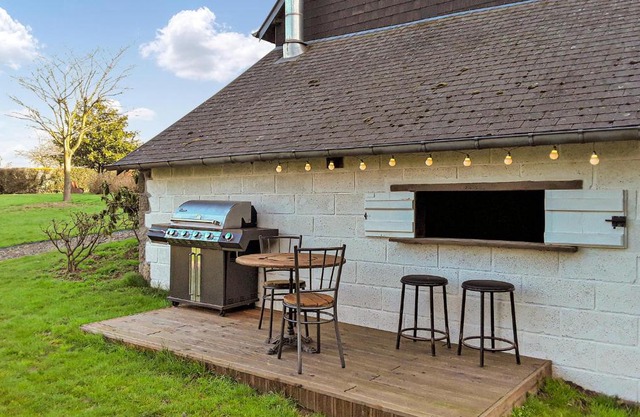 Cozy Home In Saint-Brice-De-Landell