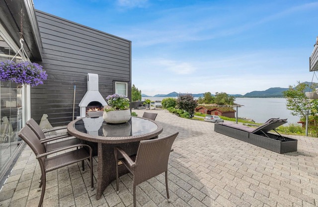 Cozy home in øydegard