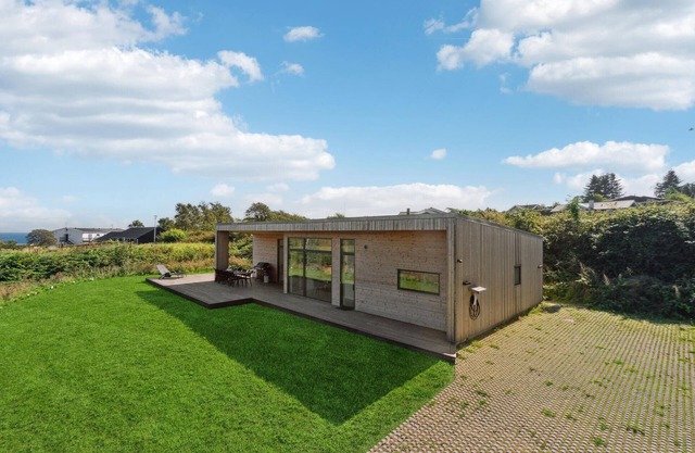 Cozy home in Allinge with WiFi