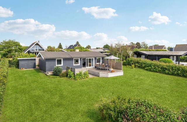 Cozy home in Assens with house sea view