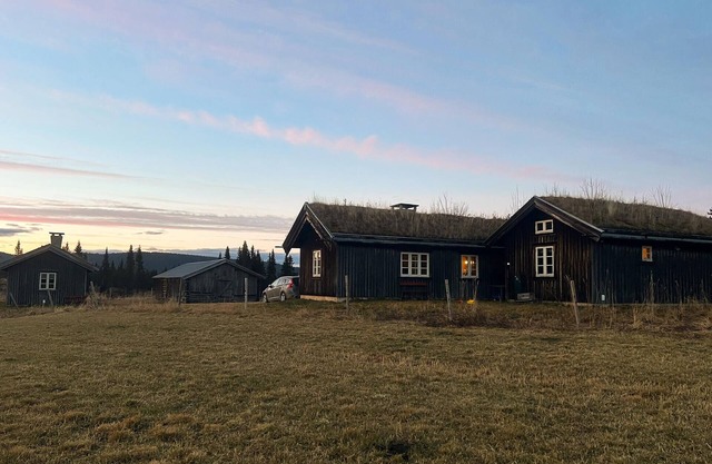 Cozy home in Fåvang with WiFi