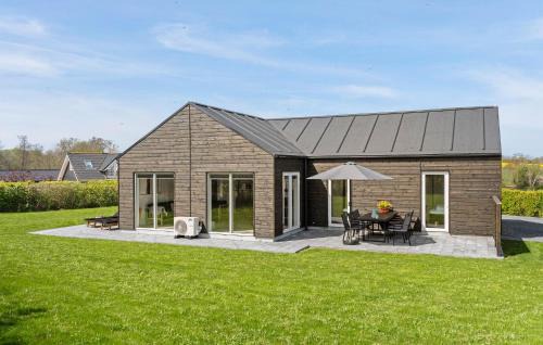 Cozy Home In Frørup With Jacuzzi