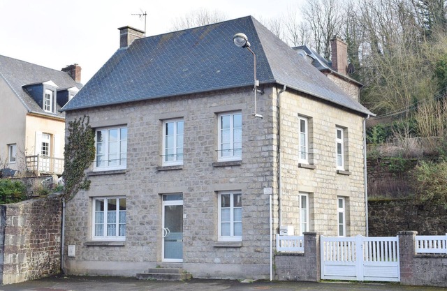 Cozy home in Gavray with kitchen