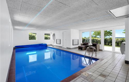 Cozy Home In Glesborg With Sauna