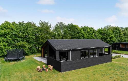 Cozy Home In Hadsund With Wifi