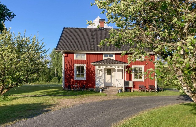 Cozy home in Hestra with kitchen