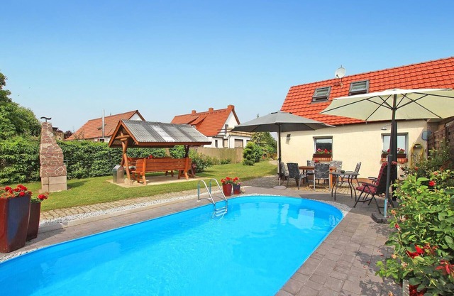 Cozy home in Kummerow with sauna