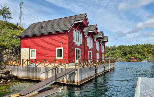 Cozy Home In Lepsøy With House Sea View