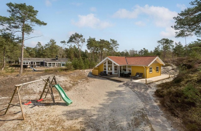 Cozy home in Nexø with sauna