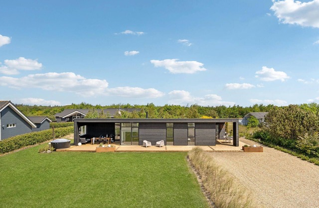 Cozy home in Tarm with WiFi