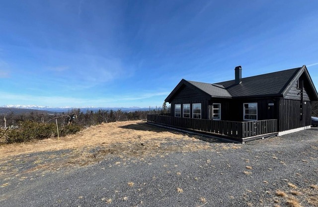 Cozy home in Ulnes with sauna