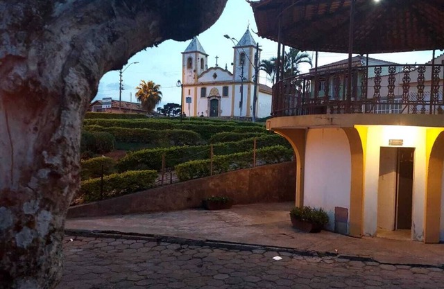 Cozy house in rural area, no dirt roads, pets allowed