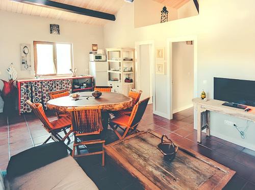 Cozy house in Cañamero of 86 m² with shared pool