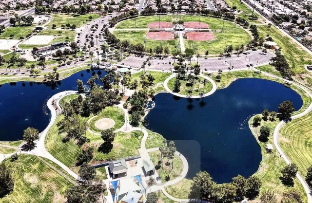 Cozy House, pool heater, BBQ, near Val Vista Lakes