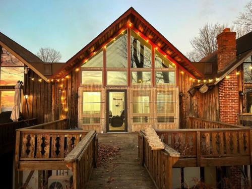 Cozy Indian Lake Chalet on Golf Course with Arcade/Gameroom