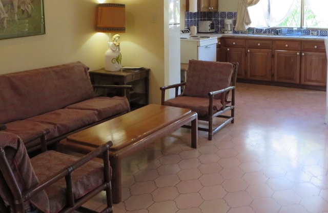 Cozy Inn Apt 4- Located in a Central, Residential Area , in a Secure Building