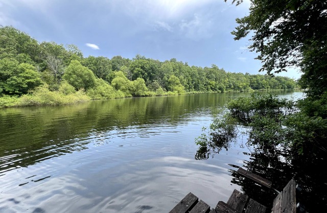 Cozy Lakefront Home - Fire Pit - Fishing