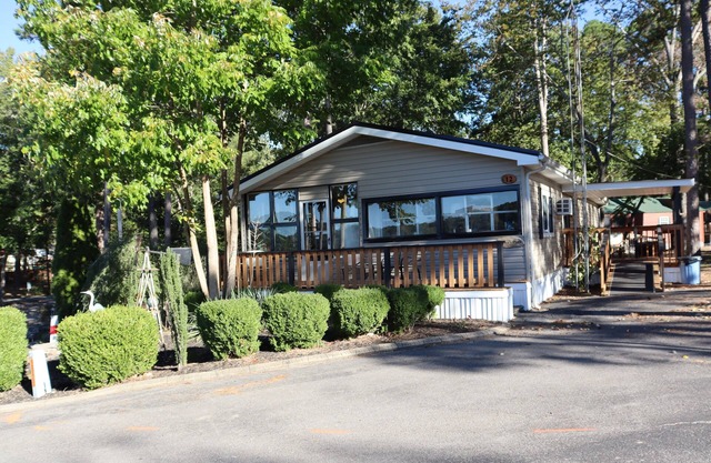 Cozy Lakeview Cabin 12 for Large Groups Within a Marina