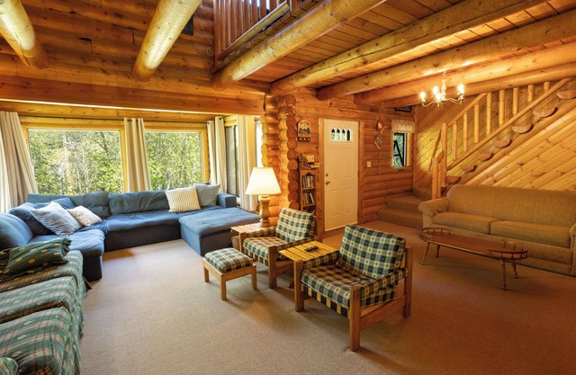 Cozy log cabin in Sundance Resort neighborhood that sleeps 20+