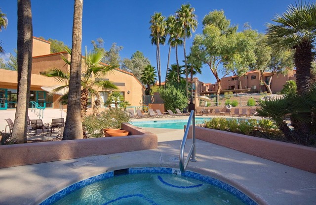 Cozy luxury condo in beautiful part of Tucson
