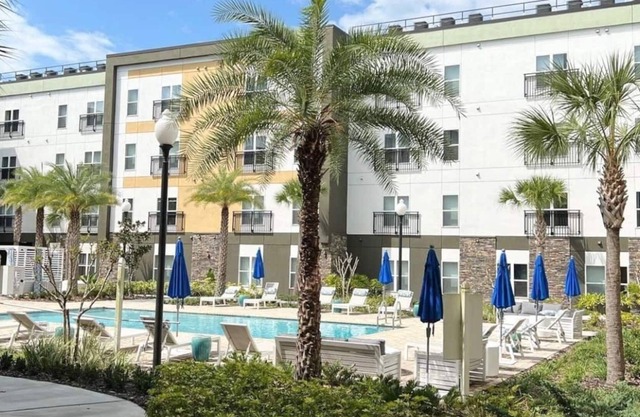 Cozy Modern 1 Bedroom Apt Near I-4 Highway