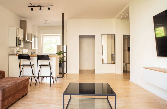 Cozy, modern, and newly renovated 80m2 apartment in the heart of Charlottenburg