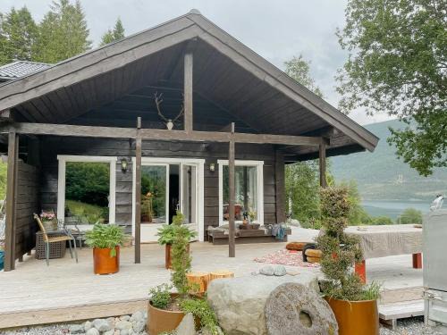 Cozy Modern Cabin In West Norway With View