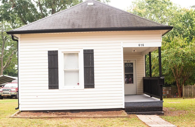 Cozy Nest Cottage in downtown Kannapolis