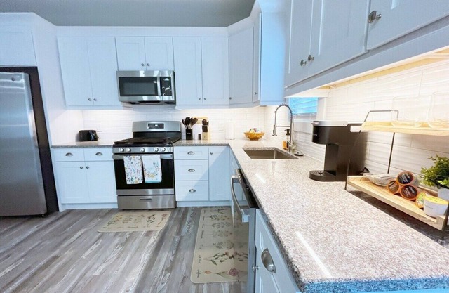 Cozy New Build Entire Home - 5 Star Getaway