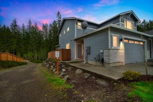 Cozy Oasis in Port Orchard - Private 1BR Suite with Trails