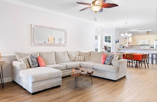 Cozy Oceanview 3BR w/Private Balcony & 7 Pools - Dog Stays Free