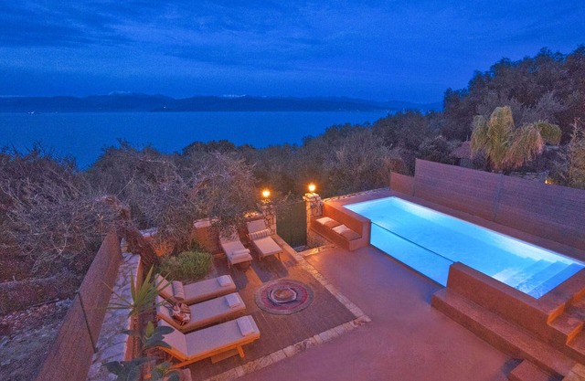 Cozy Private Cottage with Heated Pool