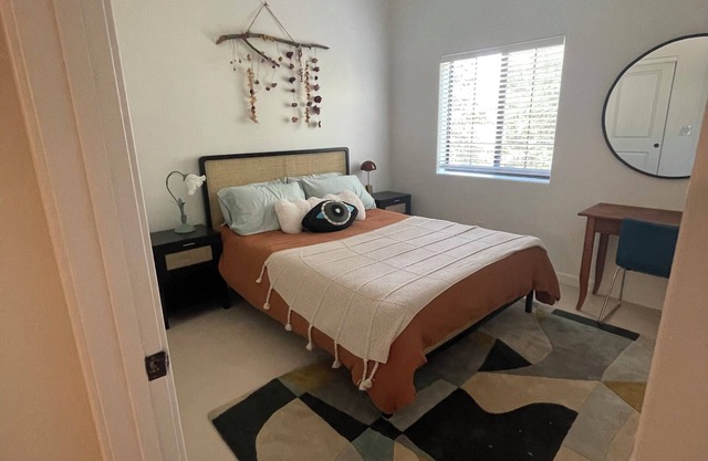 Cozy & Quiet 2 BR condo w. pool/spa