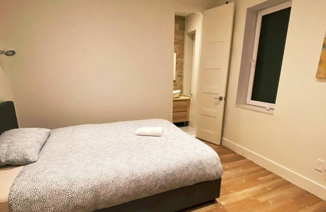 Cozy renovated room with its own bathroom Brooklyn