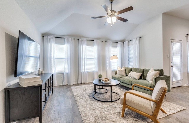 Cozy Retreat at 207 High Point Way in Justin, TX