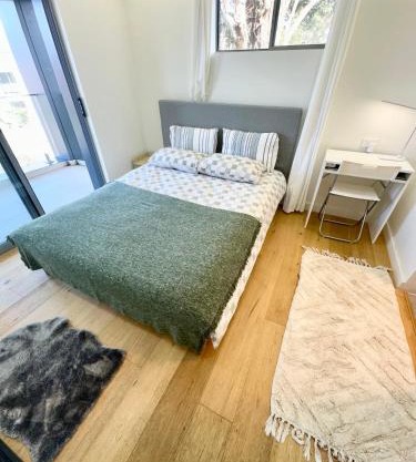 Cozy Room with Private Bathroom, Toilet and Balcony Close to Train Station and Airport